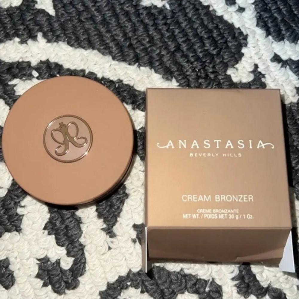 Anastasia Beverly Hills cream bronzer
